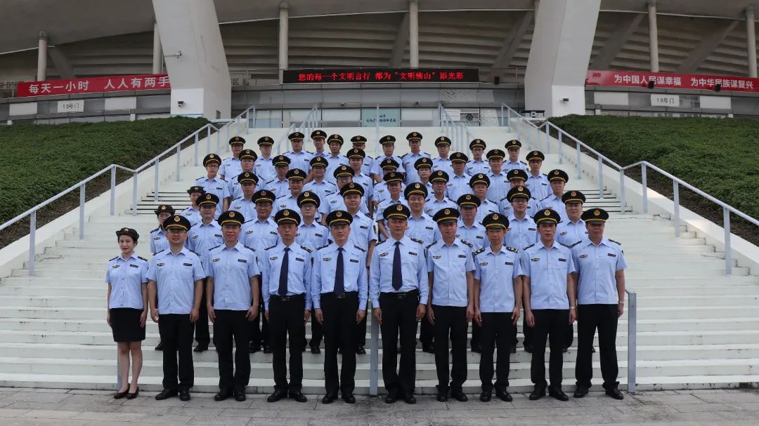 365怎么查看投注记录_365bet娱乐注册_365bet不能注册文化广电旅游体育局举行文化市场综合执法队伍换装仪式.jpeg 图片